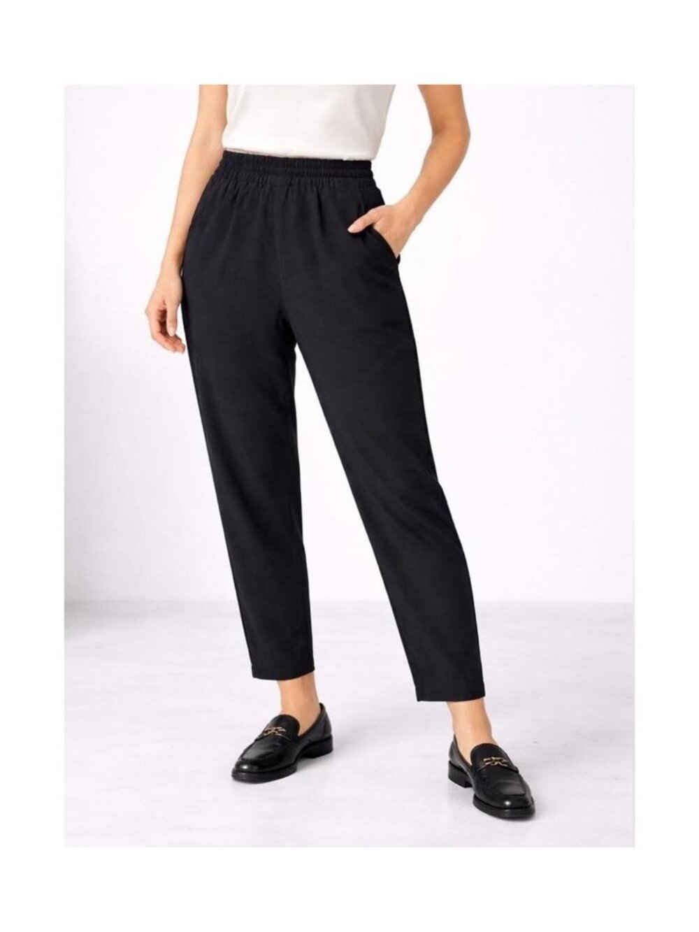 Everlane Black Pull On Tapered Pants - Women’s Size 14